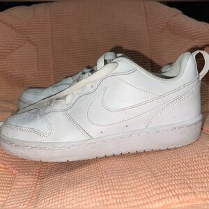 Youth Nike Court Borough low. Good used condition. Youth size 5.